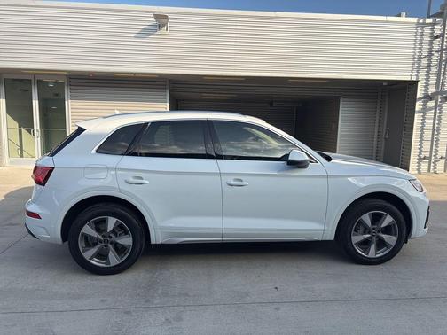 2023 Audi Q5 40 Premium