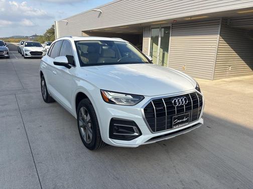 2023 Audi Q5 40 Premium