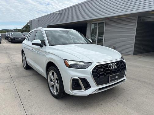 2025 Audi Q5 45 S line quattro Premium