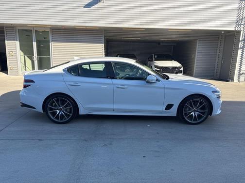 2025 Genesis G70 2.5T