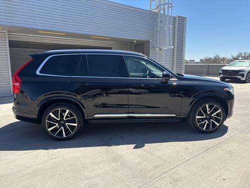 Onyx Black Metallic 2025 Volvo XC90 B5 Plus