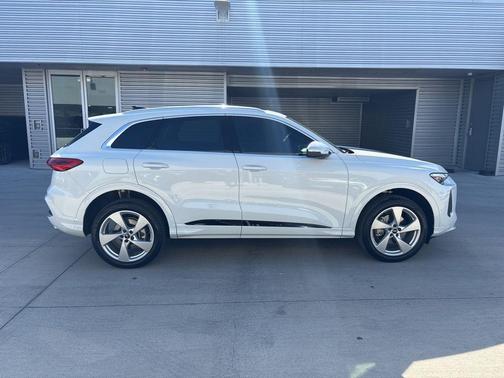 2025 Audi Q5 2.0T quattro Premium