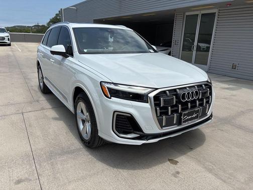 2025 Audi Q7 55 Premium