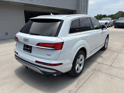 2025 Audi Q7 55 Premium