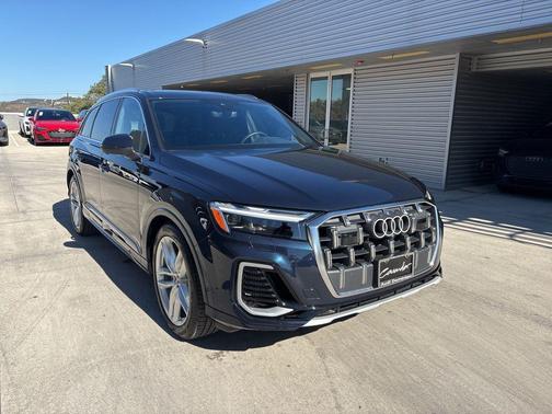2025 Audi Q7 55 Premium
