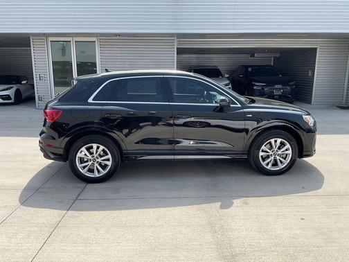 2024 Audi Q3 45 S line Premium