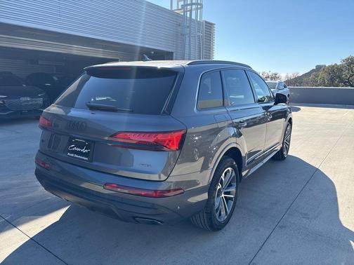 2026 Audi Q7 45 Premium