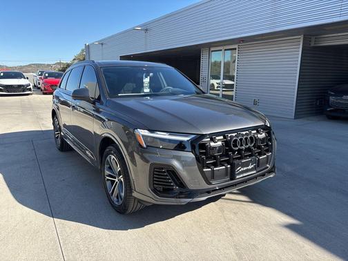 2026 Audi Q7 45 Premium