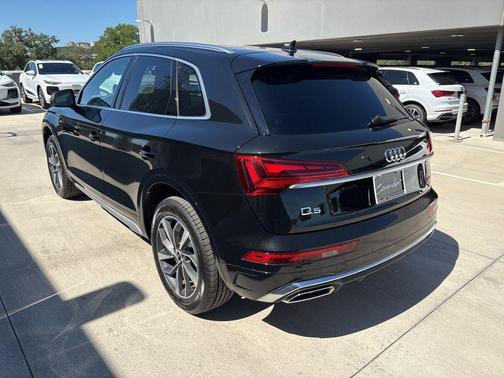 2025 Audi Q5 45 S line quattro Premium