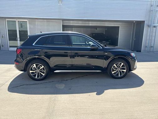 2025 Audi Q5 45 S line quattro Premium