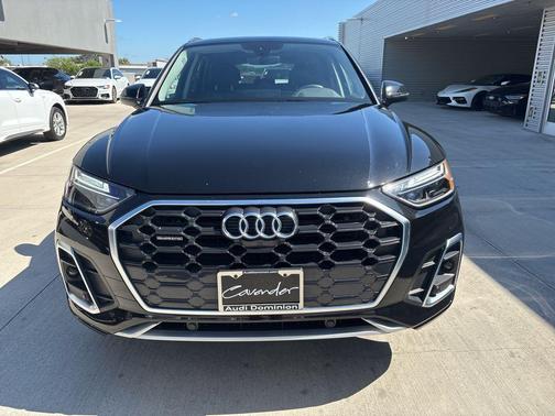 2025 Audi Q5 45 S line quattro Premium