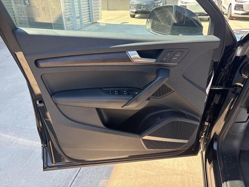 2025 Audi Q5 45 S line quattro Premium