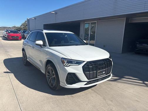2025 Audi Q3 45 S line Premium