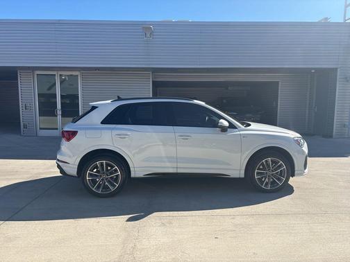 2025 Audi Q3 45 S line Premium