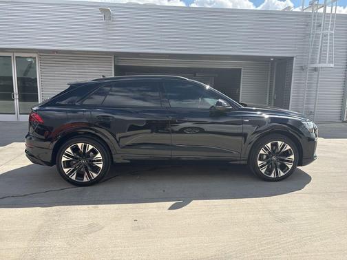 2026 Audi Q8 55 PLUS