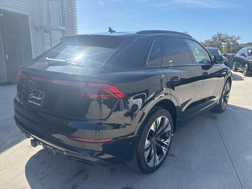 2025 Audi Q8 55 Premium