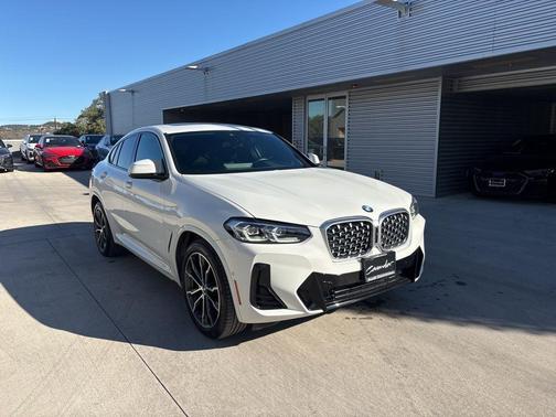 2022 BMW X4 xDrive30i