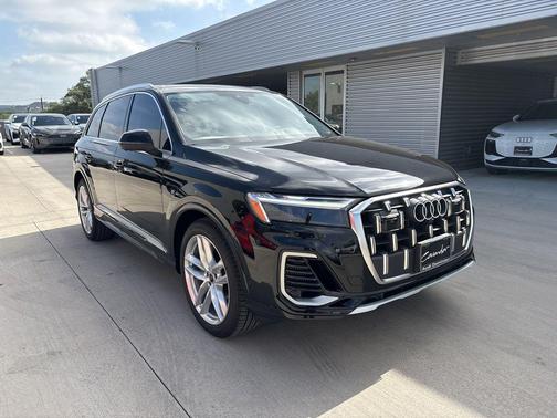 2025 Audi Q7 55 Premium Plus
