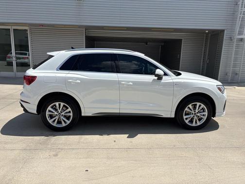 2025 Audi Q3 45 S line Premium