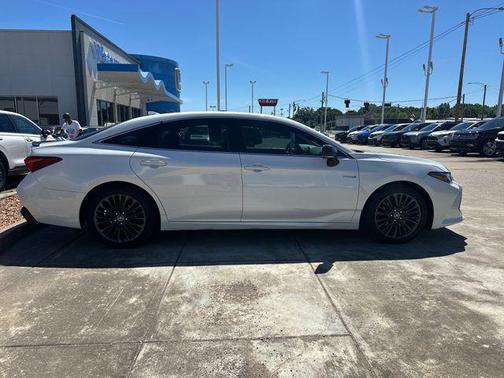 Wind Chill Pearl 2020 Toyota Avalon Hybrid XSE