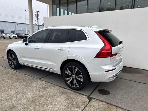 2023 Volvo XC60 B5 Plus Bright Theme