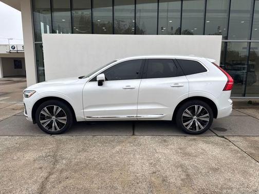 2023 Volvo XC60 B5 Plus Bright Theme