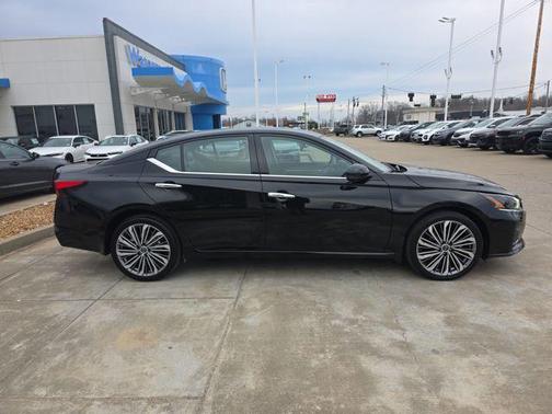 2024 Nissan Altima 2.5 SL