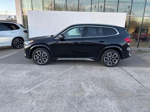 Black Sapphire Metallic 2025 BMW X1 xDrive28i