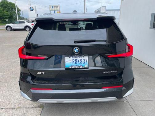 Black Sapphire Metallic 2025 BMW X1 xDrive28i