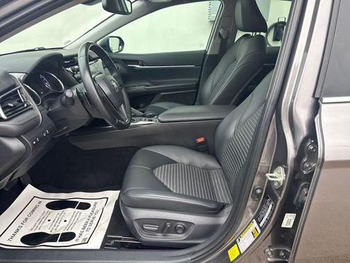 2019 Toyota Camry Hybrid SE