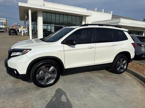 White Diamond Pearl 2019 Honda Passport Touring