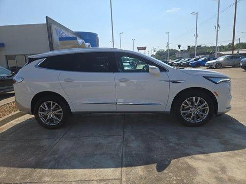 2024 Buick Enclave Essence FWD