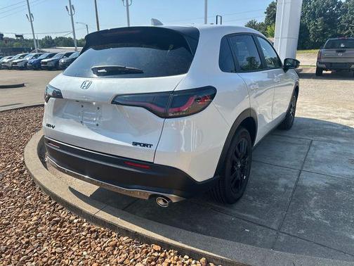 Platinum White Pearl 2027 Honda HR-V Sport