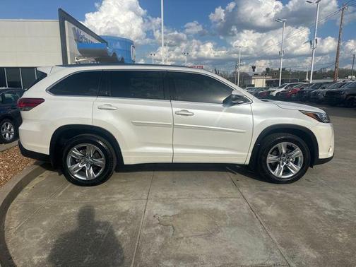 Blizzard Pearl 2017 Toyota Highlander Limited