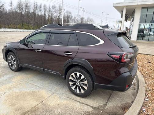 2025 Subaru Outback Touring XT