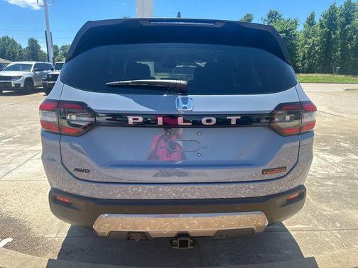 Sonic Gray Pearl 2026 Honda Pilot TrailSport