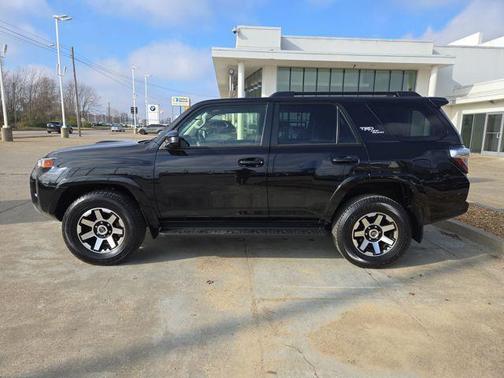 2024 Toyota 4Runner TRD Off Road