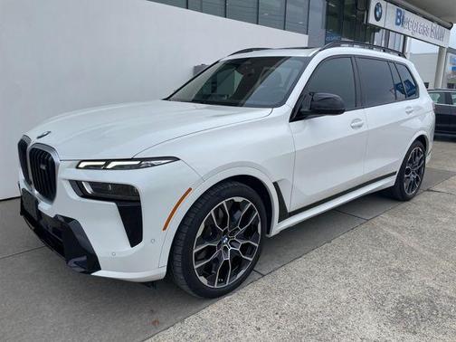 2023 BMW X7 M60i