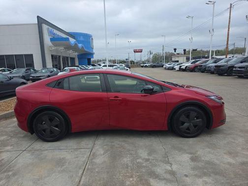 2023 Toyota Prius LE