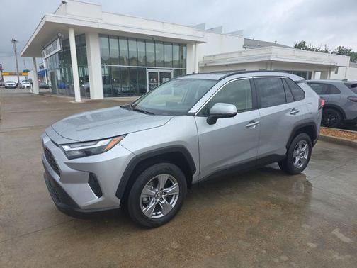 Silver Sky Metallic 2022 Toyota RAV4 XLE