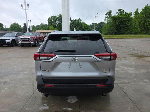 Silver Sky Metallic 2022 Toyota RAV4 XLE