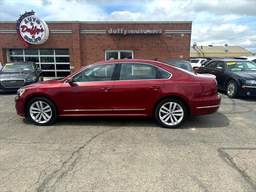 2018 Volkswagen Passat 2.0T SEL Premium