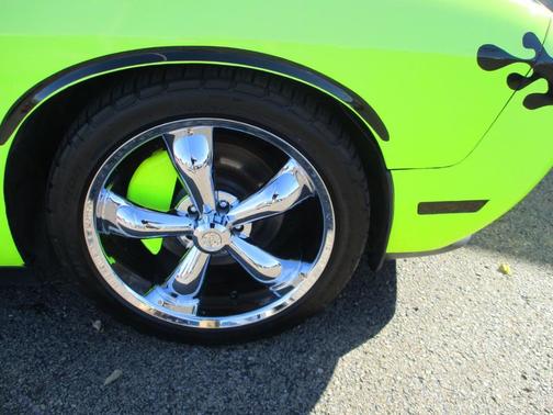 2014 Dodge Challenger 2dr Cpe Shaker Pkg