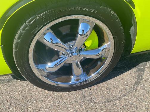 2014 Dodge Challenger 2dr Cpe Shaker Pkg
