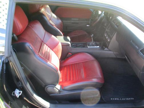 2014 Dodge Challenger 2dr Cpe Shaker Pkg