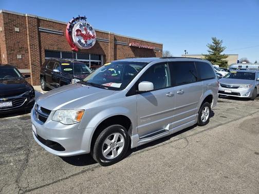 Silver 2012 Dodge Grand Caravan SXT