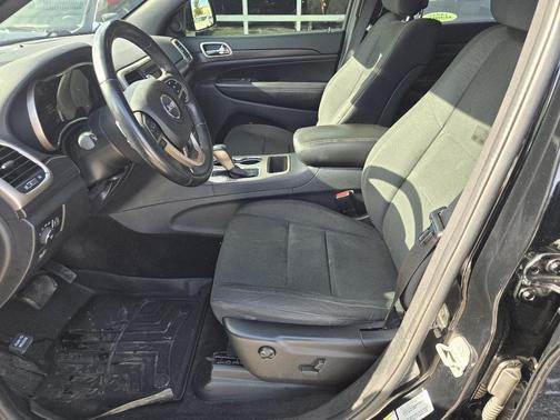 2017 Jeep Grand Cherokee Laredo