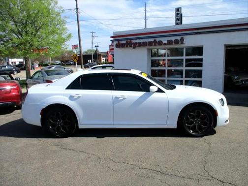 2016 Chrysler 300 S