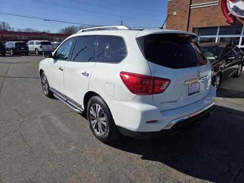 2017 Nissan Pathfinder S