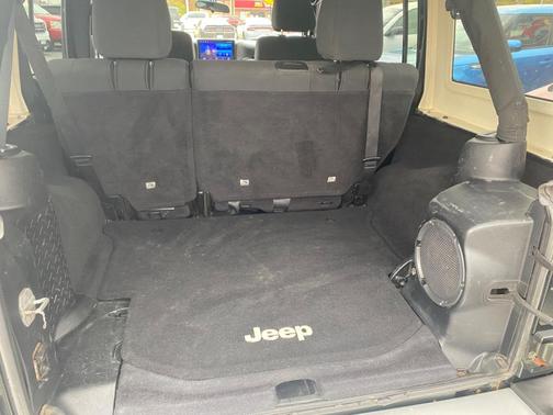 2011 Jeep Wrangler Unlimited Sahara